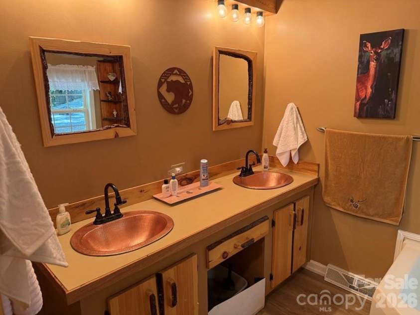 206 Bethabara Loop, Hayesville, NC 28904.  MLS# CAR4418579, YatesRealty ID 46936. 