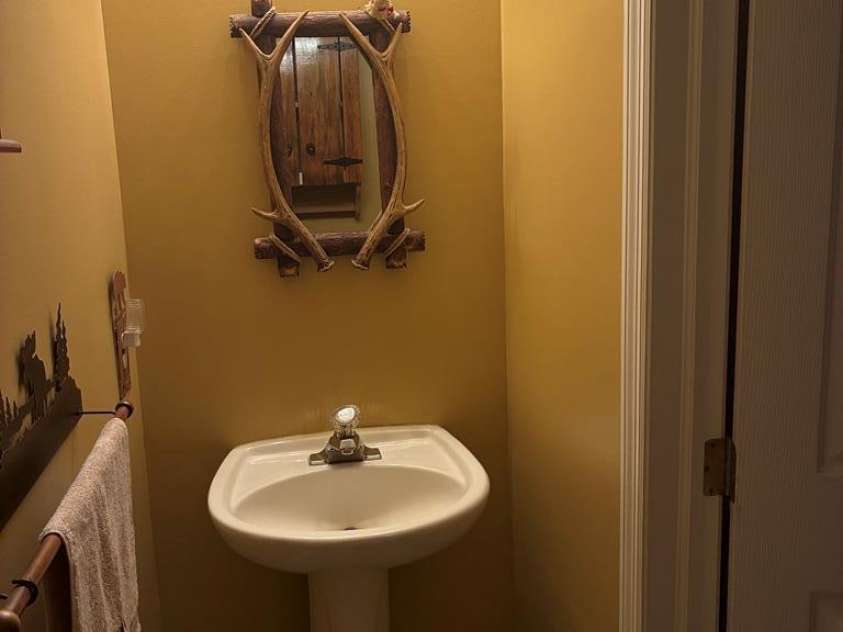 206 Bethabara Loop, Hayesville, NC 28904.  MLS# CAR4418579, YatesRealty ID 46936. 
