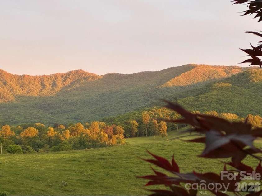 206 Bethabara Loop, Hayesville, NC 28904.  MLS# CAR4418579, YatesRealty ID 46936. 