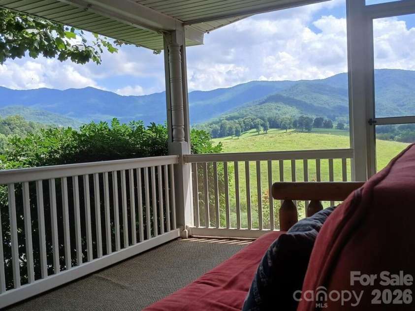206 Bethabara Loop, Hayesville, NC 28904.  MLS# CAR4418579, YatesRealty ID 46936. 