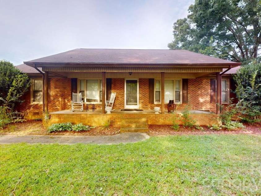 2605 Kimberly Drive, Monroe, NC 28110.  MLS# CAR4415526, YatesRealty ID 46943. 