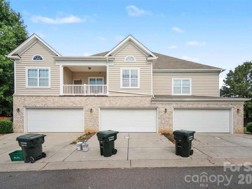 15109 Jade Street, Charlotte, NC 28277.  MLS# CAR4392614, YatesRealty ID 46948. Garage