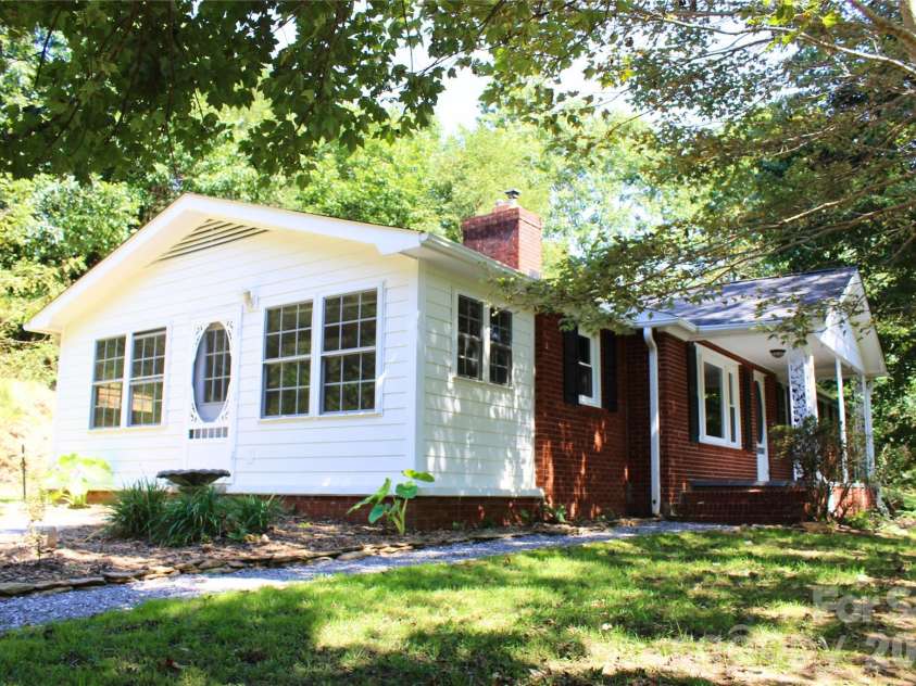 2838 Seven Mile Ridge Road, Burnsville, NC 28714.  MLS# CAR4407049, YatesRealty ID 46949. 
