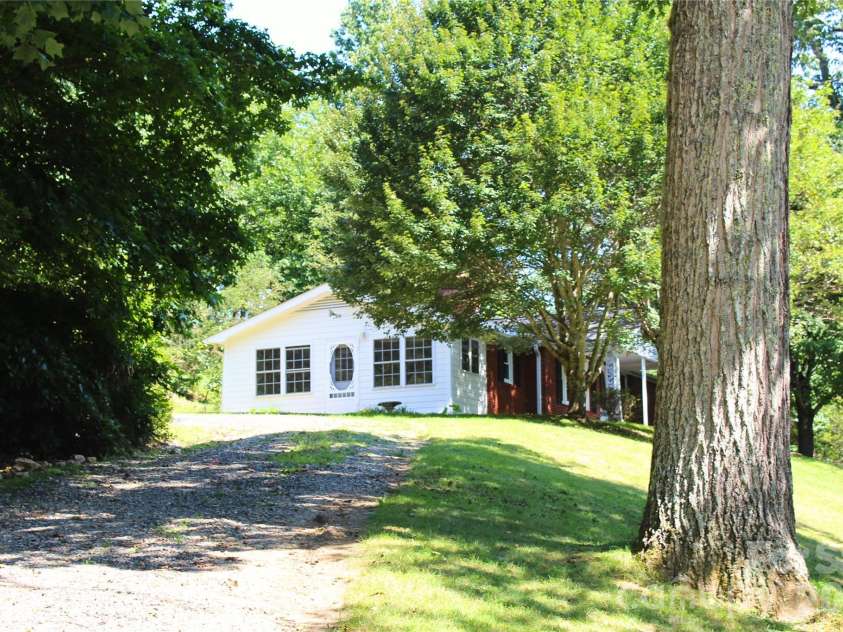 2838 Seven Mile Ridge Road, Burnsville, NC 28714.  MLS# CAR4407049, YatesRealty ID 46949. 