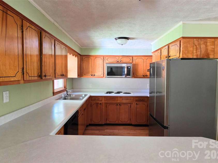 2838 Seven Mile Ridge Road, Burnsville, NC 28714.  MLS# CAR4407049, YatesRealty ID 46949. 