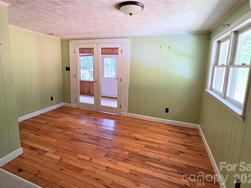 2838 Seven Mile Ridge Road, Burnsville, NC 28714.  MLS# CAR4407049, YatesRealty ID 46949. 