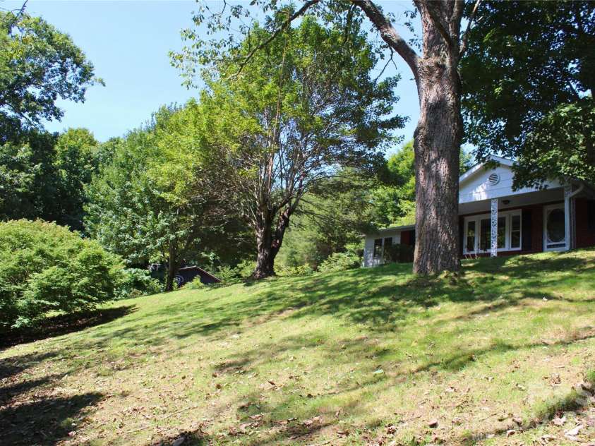 2838 Seven Mile Ridge Road, Burnsville, NC 28714.  MLS# CAR4407049, YatesRealty ID 46949. 