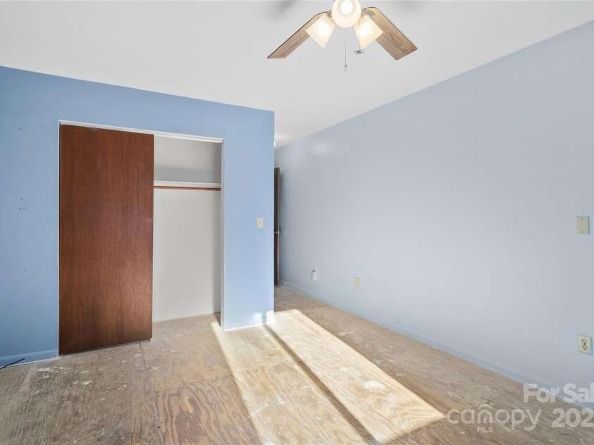 94 Market Street, Maggie Valley, NC 28751.  MLS# CAR4277066, YatesRealty ID 4695. 2nd bedroom