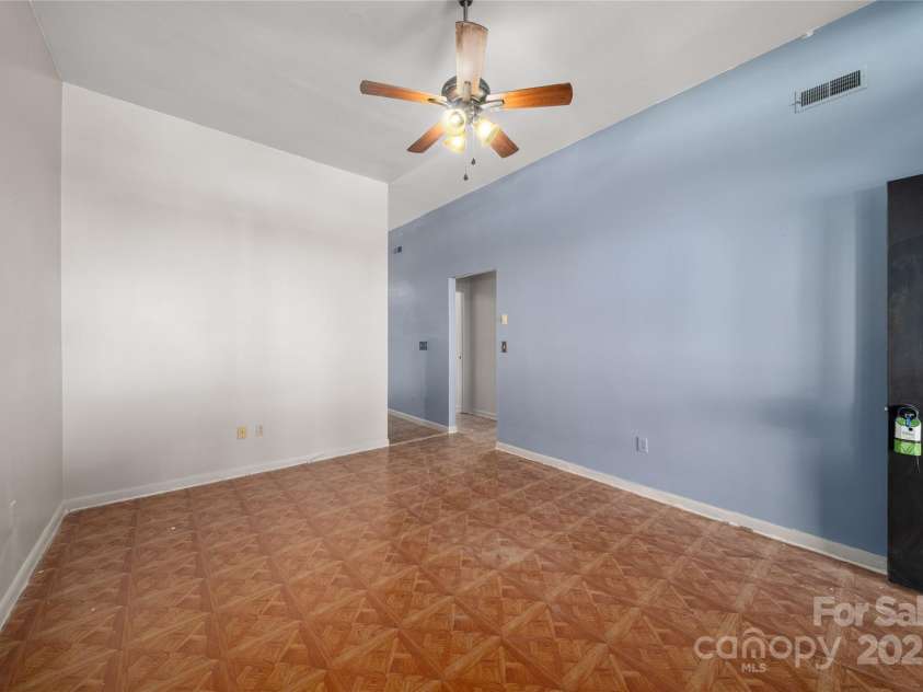 94 Market Street, Maggie Valley, NC 28751.  MLS# CAR4277066, YatesRealty ID 4695. Main living room