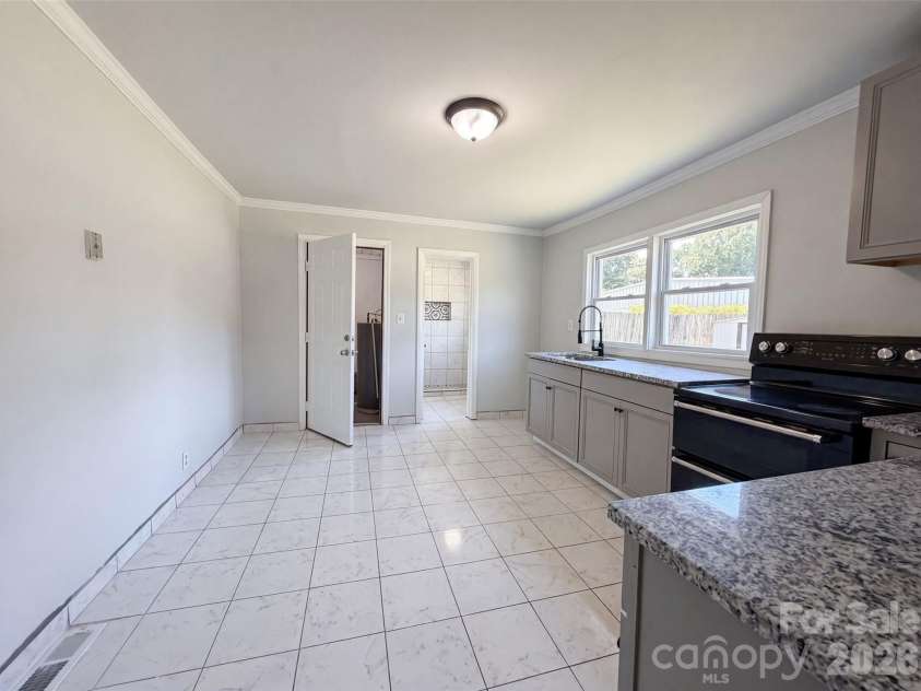 123 Farmview Street, Gastonia, NC 28054.  MLS# CAR4395724, YatesRealty ID 46950. 