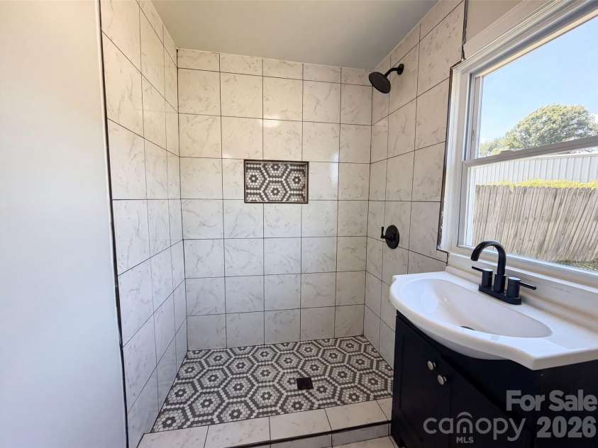 123 Farmview Street, Gastonia, NC 28054.  MLS# CAR4395724, YatesRealty ID 46950. 