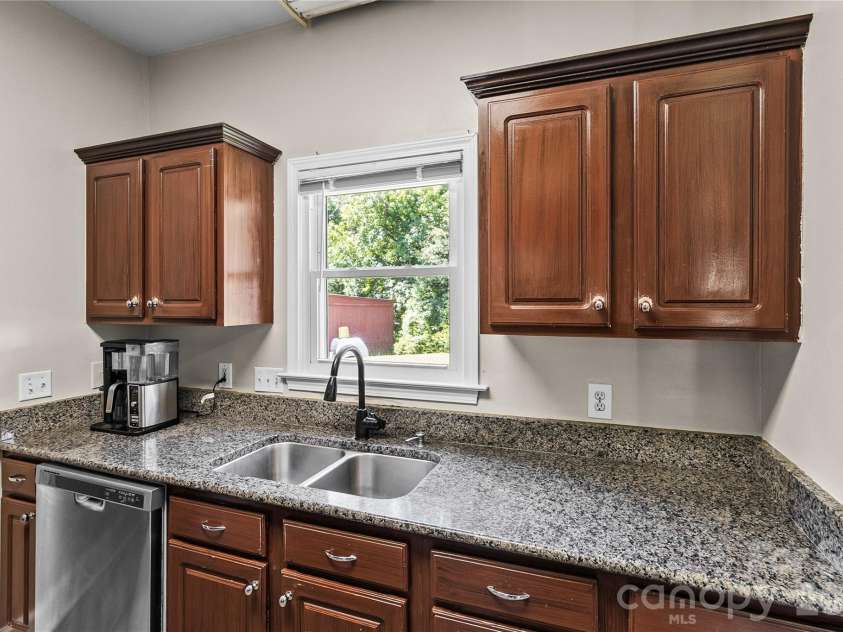 413 Summer Ridge Road, Stanley, NC 28164.  MLS# CAR4416198, YatesRealty ID 46951. 