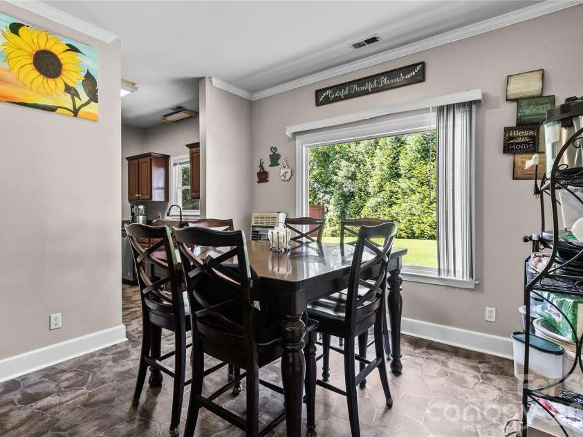 413 Summer Ridge Road, Stanley, NC 28164.  MLS# CAR4416198, YatesRealty ID 46951. Dining Area