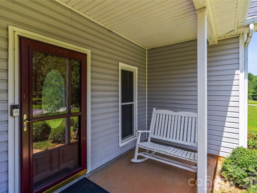 413 Summer Ridge Road, Stanley, NC 28164.  MLS# CAR4416198, YatesRealty ID 46951. Front porch