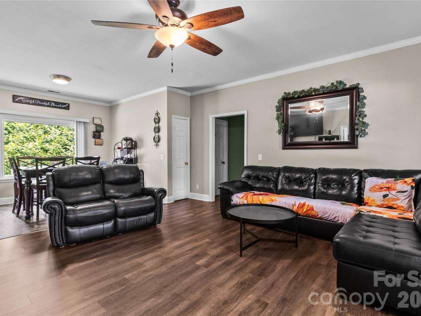 413 Summer Ridge Road, Stanley, NC 28164.  MLS# CAR4416198, YatesRealty ID 46951. Living Room