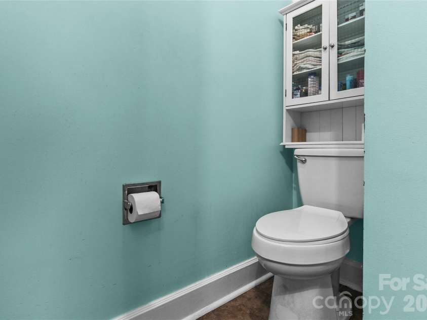 413 Summer Ridge Road, Stanley, NC 28164.  MLS# CAR4416198, YatesRealty ID 46951. Primary Bathroom