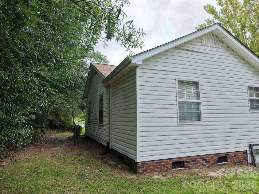 227 Main Street, Morven, NC 28119.  MLS# CAR4409438, YatesRealty ID 46952. 
