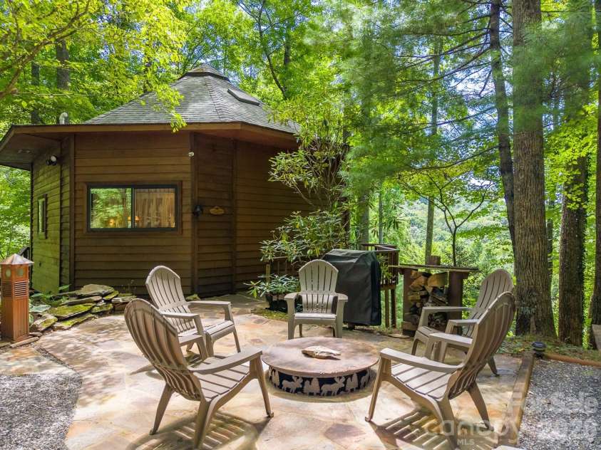 204 Mountain Laurel Drive, Bryson City, NC 28713.  MLS# CAR4418640, YatesRealty ID 46953. 