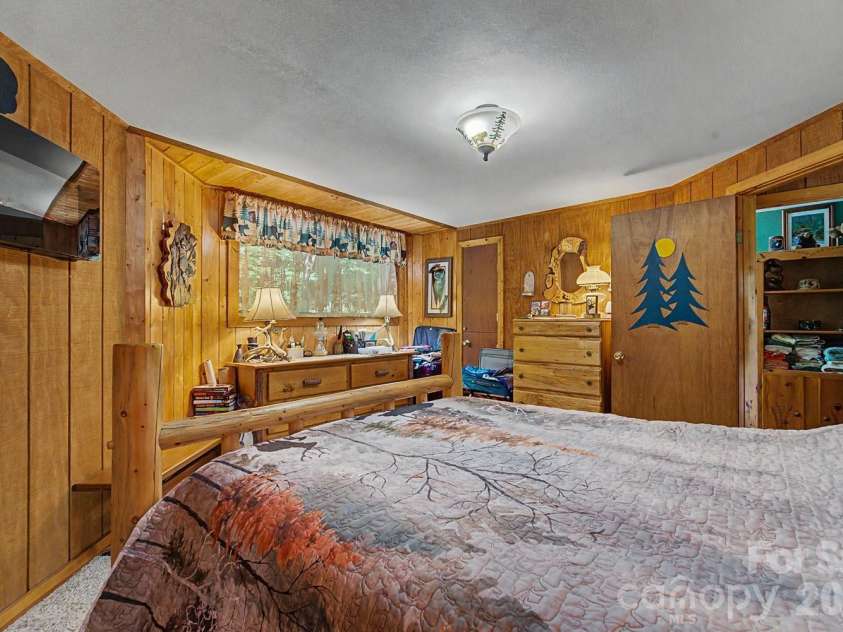 204 Mountain Laurel Drive, Bryson City, NC 28713.  MLS# CAR4418640, YatesRealty ID 46953. 