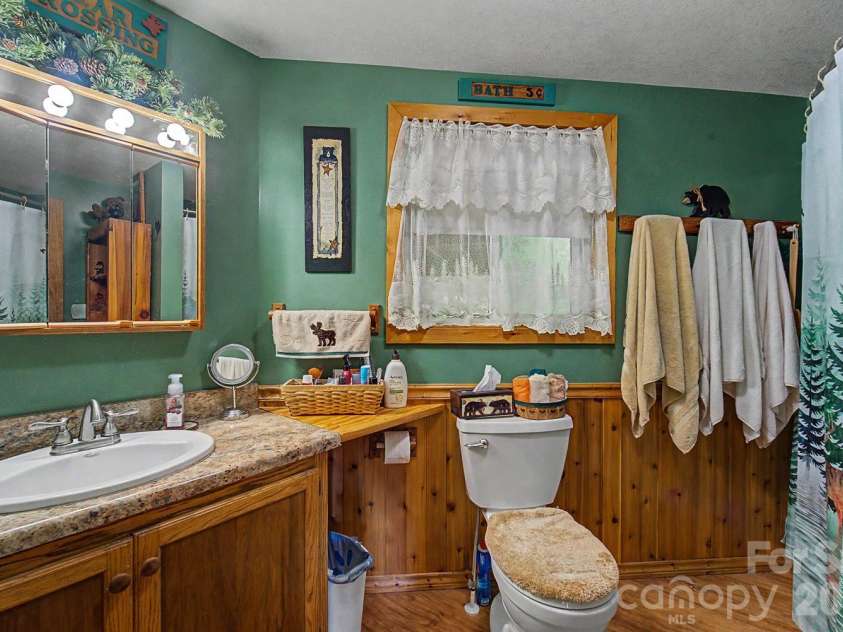 204 Mountain Laurel Drive, Bryson City, NC 28713.  MLS# CAR4418640, YatesRealty ID 46953. 