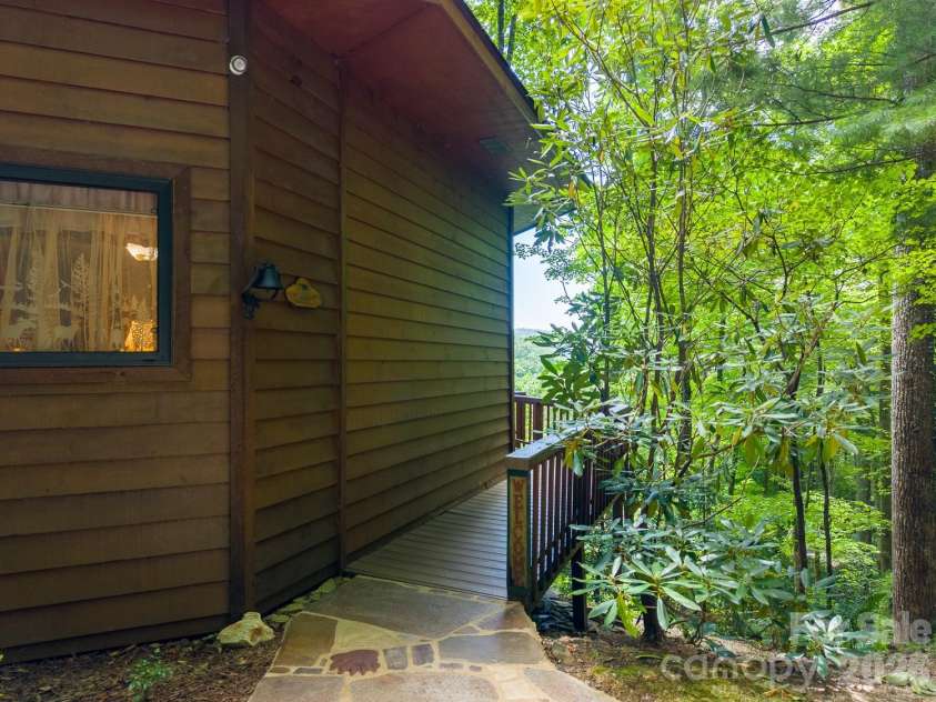 204 Mountain Laurel Drive, Bryson City, NC 28713.  MLS# CAR4418640, YatesRealty ID 46953. 