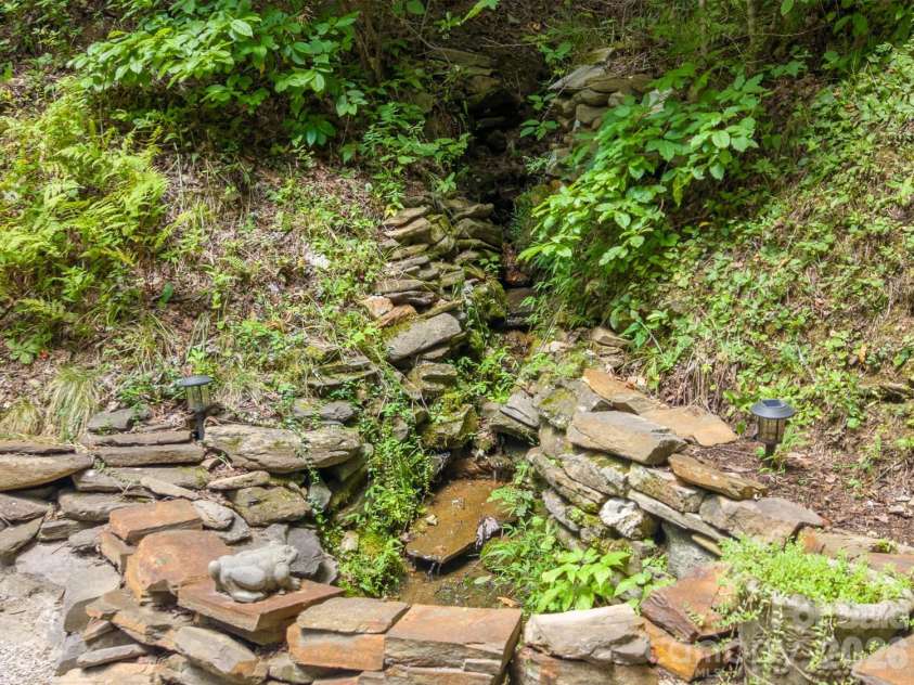 204 Mountain Laurel Drive, Bryson City, NC 28713.  MLS# CAR4418640, YatesRealty ID 46953. 