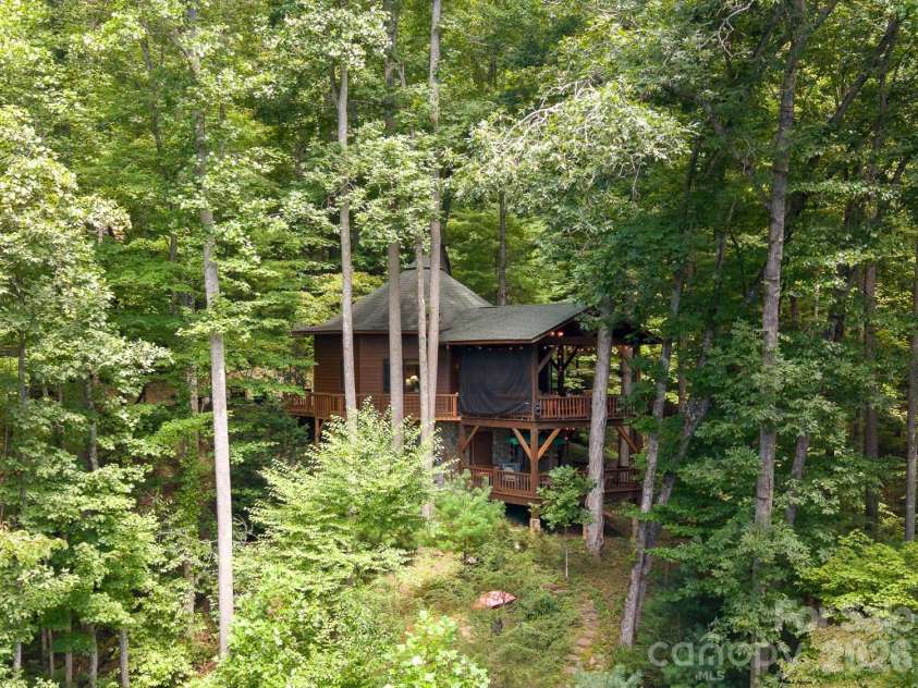 204 Mountain Laurel Drive, Bryson City, NC 28713.  MLS# CAR4418640, YatesRealty ID 46953. 