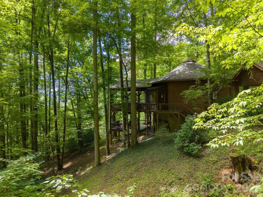 204 Mountain Laurel Drive, Bryson City, NC 28713.  MLS# CAR4418640, YatesRealty ID 46953. 