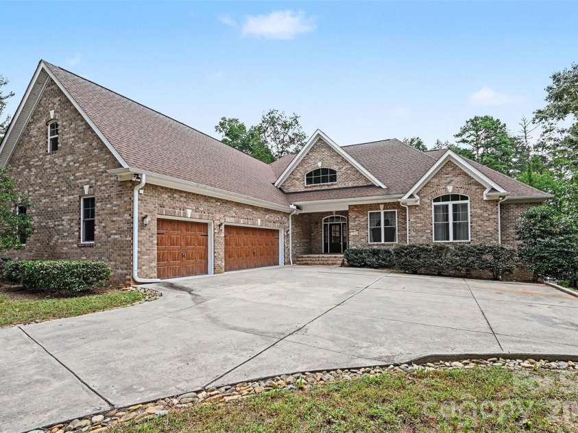 1208 Emerald Bay Drive, Salisbury, NC 28146.  MLS# CAR4418646, YatesRealty ID 46954. 