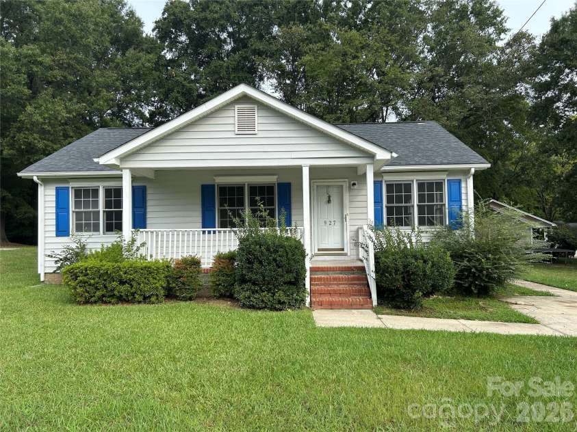 927 Floyd Lane, Gastonia, NC 28052.  MLS# CAR4418507, YatesRealty ID 46955. 
