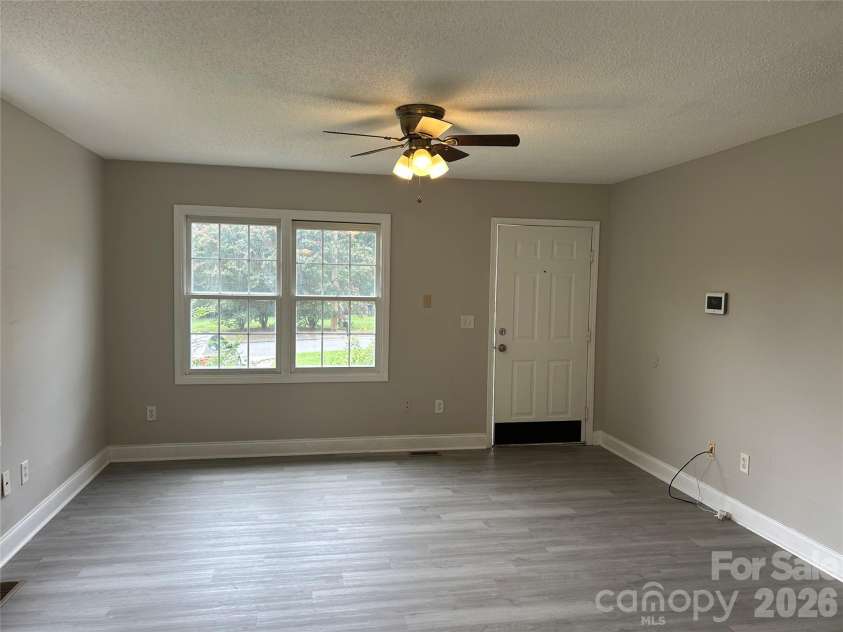 927 Floyd Lane, Gastonia, NC 28052.  MLS# CAR4418507, YatesRealty ID 46955. 