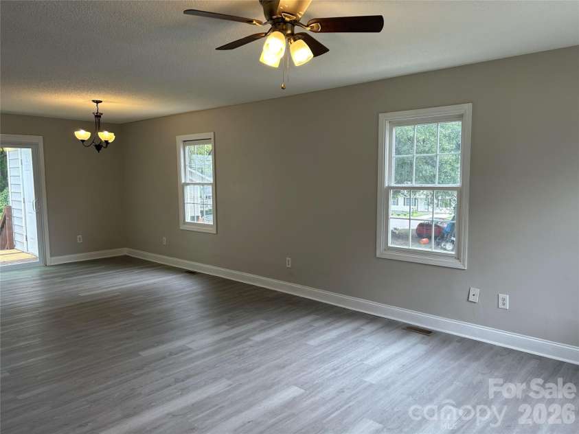 927 Floyd Lane, Gastonia, NC 28052.  MLS# CAR4418507, YatesRealty ID 46955. 