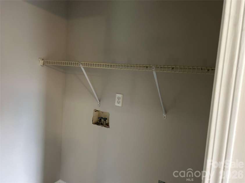927 Floyd Lane, Gastonia, NC 28052.  MLS# CAR4418507, YatesRealty ID 46955. 