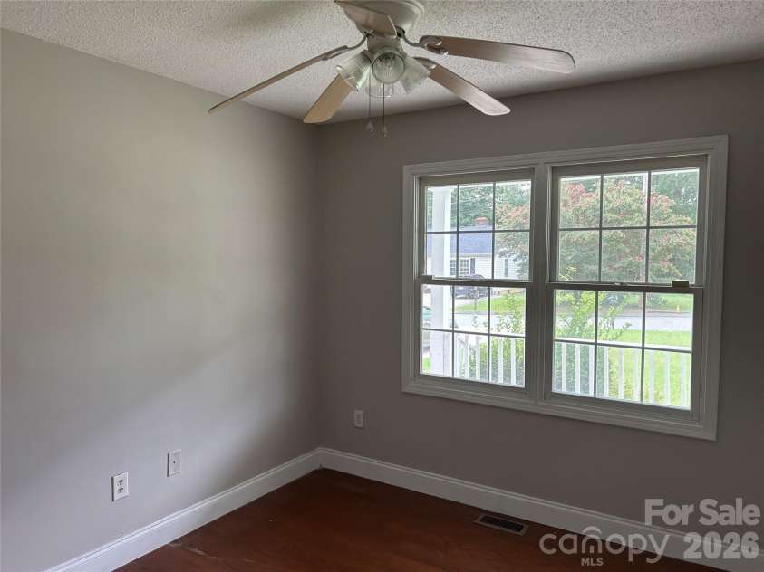 927 Floyd Lane, Gastonia, NC 28052.  MLS# CAR4418507, YatesRealty ID 46955. 
