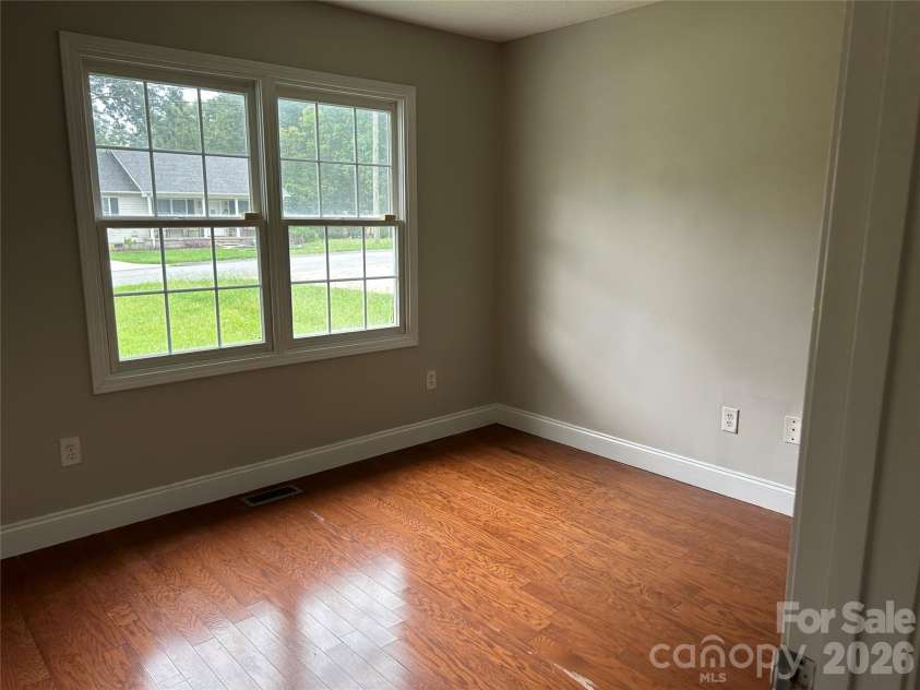 927 Floyd Lane, Gastonia, NC 28052.  MLS# CAR4418507, YatesRealty ID 46955. 