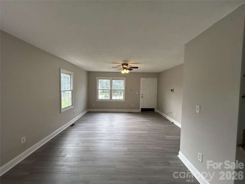 927 Floyd Lane, Gastonia, NC 28052.  MLS# CAR4418507, YatesRealty ID 46955. 