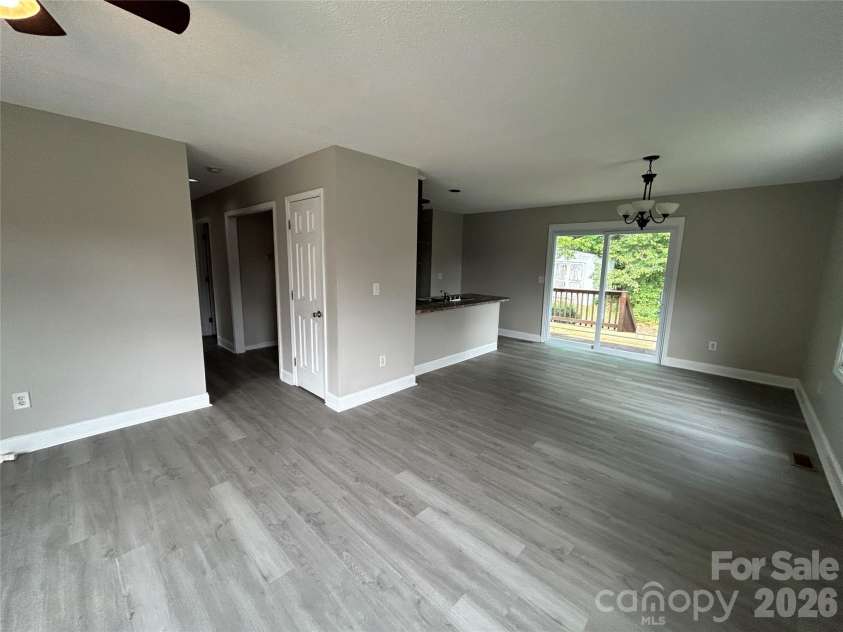 927 Floyd Lane, Gastonia, NC 28052.  MLS# CAR4418507, YatesRealty ID 46955. 
