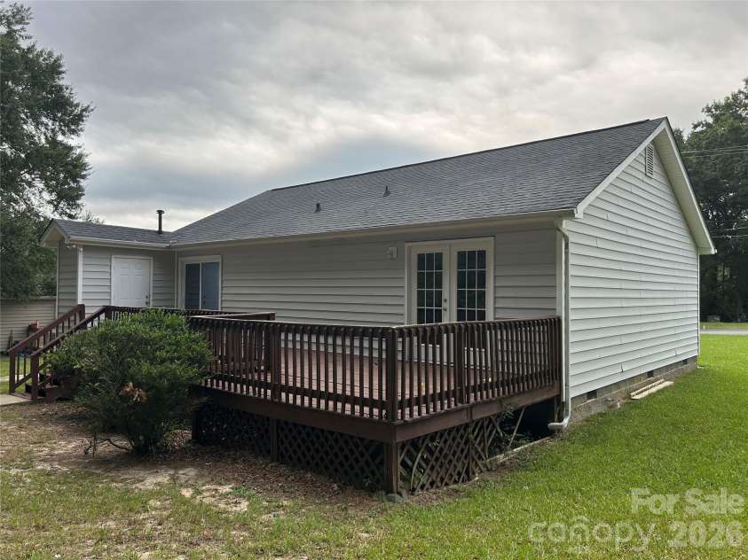 927 Floyd Lane, Gastonia, NC 28052.  MLS# CAR4418507, YatesRealty ID 46955. 