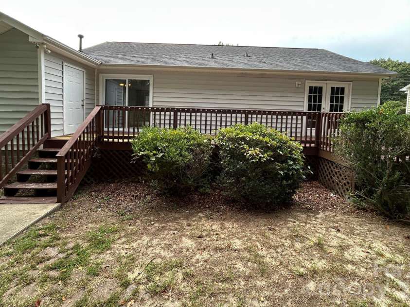 927 Floyd Lane, Gastonia, NC 28052.  MLS# CAR4418507, YatesRealty ID 46955. 