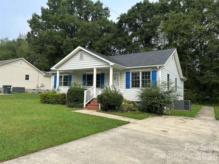 927 Floyd Lane, Gastonia, NC 28052.  MLS# CAR4418507, YatesRealty ID 46955. 