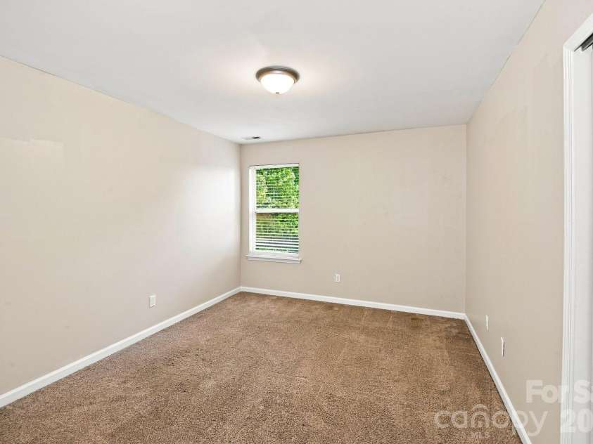 9320 Gentle Stream Lane, Charlotte, NC 28214.  MLS# CAR4418428, YatesRealty ID 46956. 