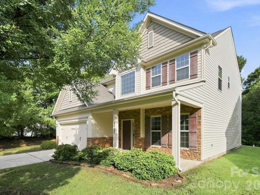 9320 Gentle Stream Lane, Charlotte, NC 28214.  MLS# CAR4418428, YatesRealty ID 46956. 