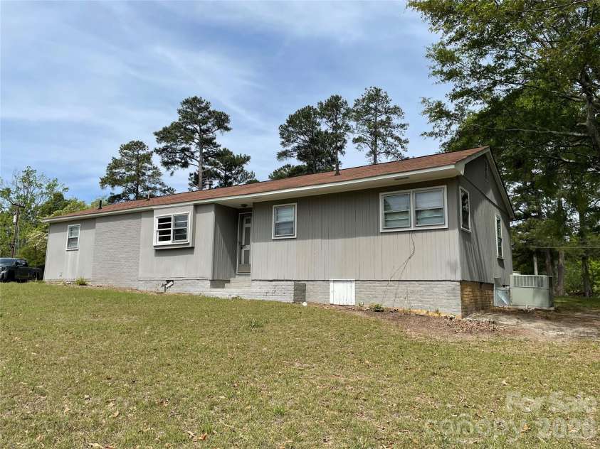 510 Welsh Street, Kershaw, SC 29067.  MLS# CAR4408530, YatesRealty ID 46957. 