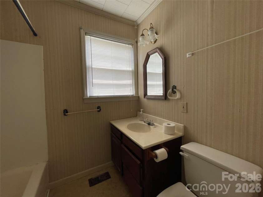 510 Welsh Street, Kershaw, SC 29067.  MLS# CAR4408530, YatesRealty ID 46957. 