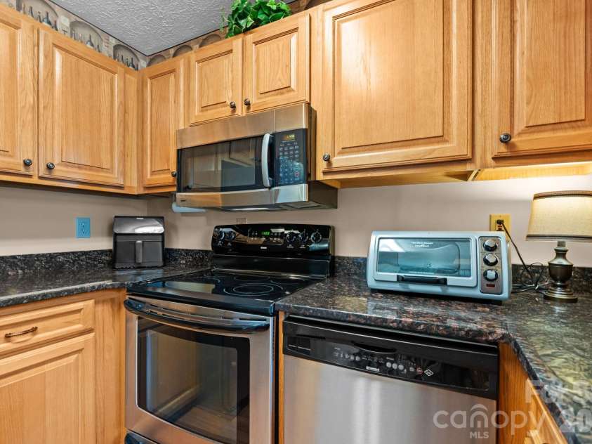 184 Mountain Club Drive, Vilas, NC 28692.  MLS# CAR4417205, YatesRealty ID 46958. 