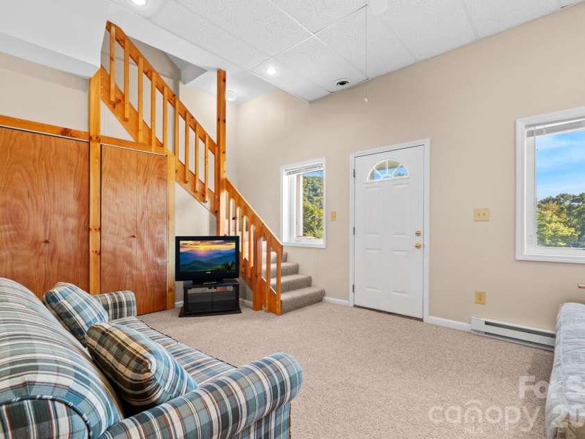 184 Mountain Club Drive, Vilas, NC 28692.  MLS# CAR4417205, YatesRealty ID 46958. 