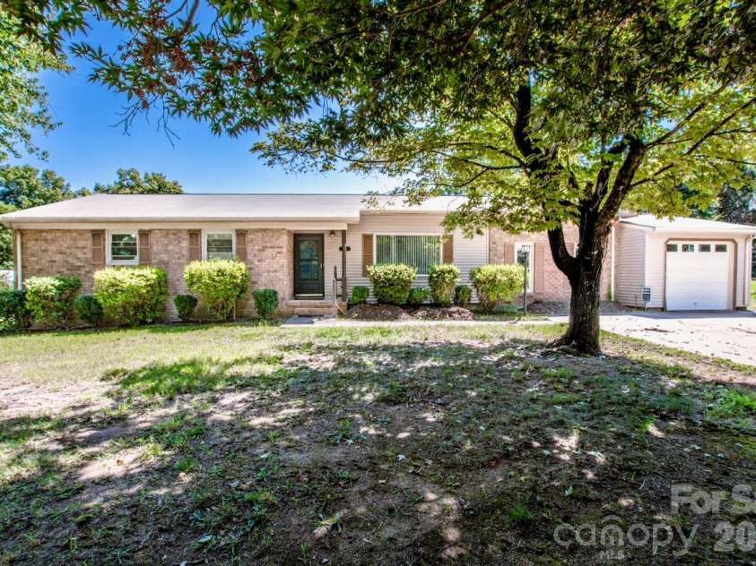 5311 Agner Drive, Salisbury, NC 28146.  MLS# CAR4417781, YatesRealty ID 46959. 