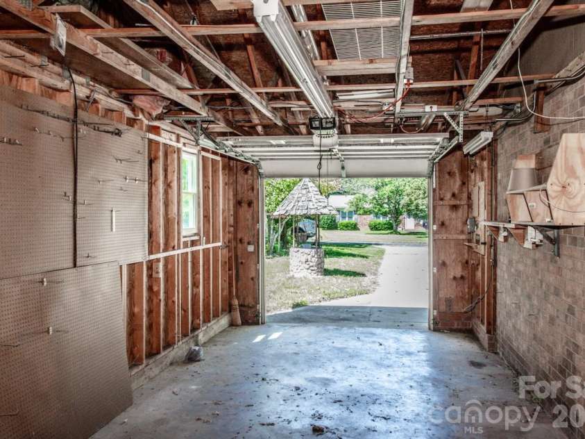 5311 Agner Drive, Salisbury, NC 28146.  MLS# CAR4417781, YatesRealty ID 46959. Garage