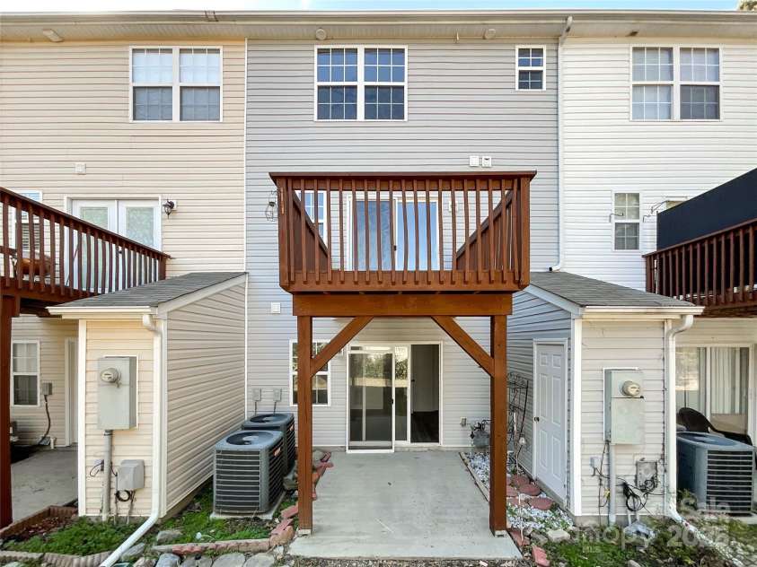 1228 Iron Gate Court, Rock Hill, SC 29732.  MLS# CAR4317388, YatesRealty ID 4696. 