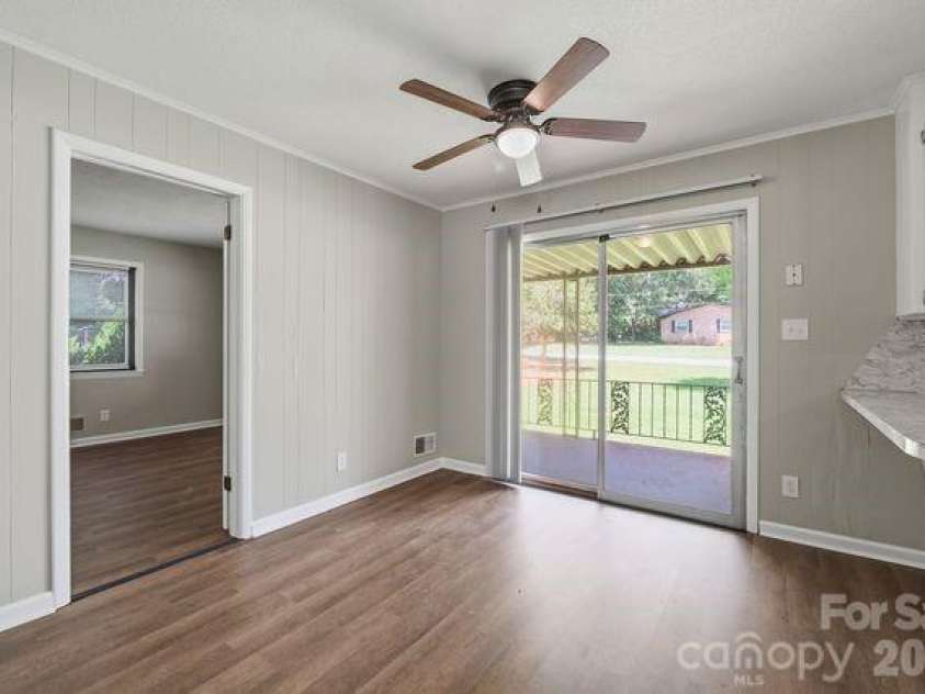 100 Piedmont Drive, Kannapolis, NC 28081.  MLS# CAR4405766, YatesRealty ID 46961. Dining Area